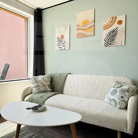 1br Rooftop Cityscape 瓦爾納