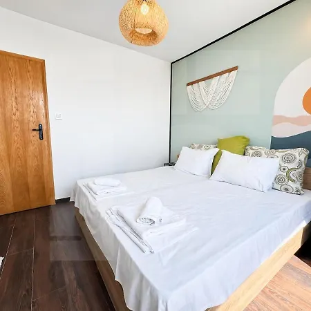 1br Rooftop Cityscape דירה